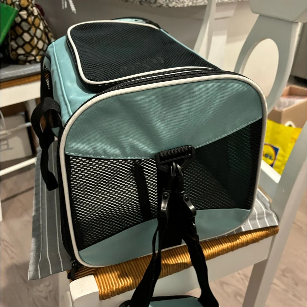 CAT CARRIER med size
